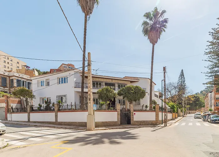 Ayz Silvela - Auto Check-In Property